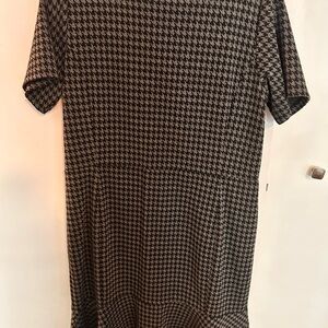 Banana Republic Houndstooth Short-Sleeve Shirt - Black and Cream